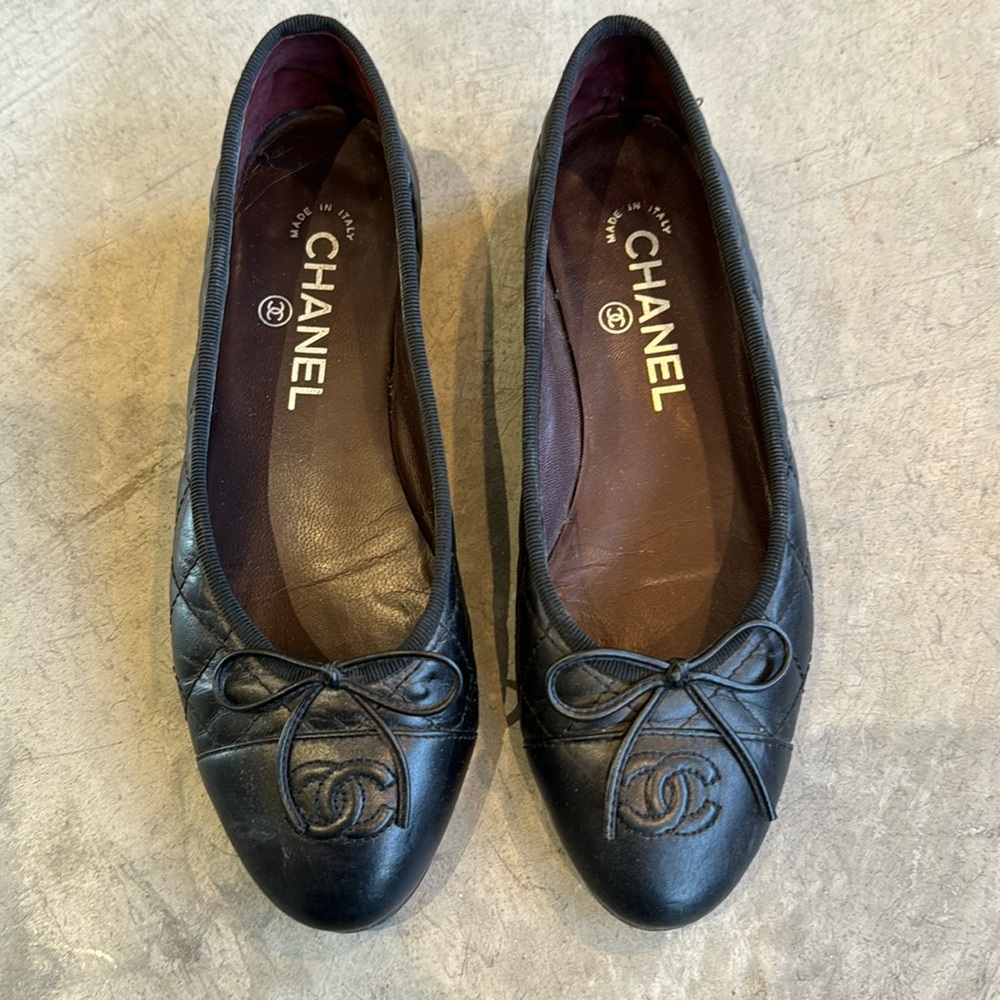 Chanel black leather CC ballet flats - Picture 1 of 5
